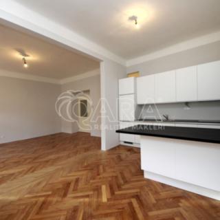 Pronájem kanceláře 124 m² Praha Smíchov, Kořenského