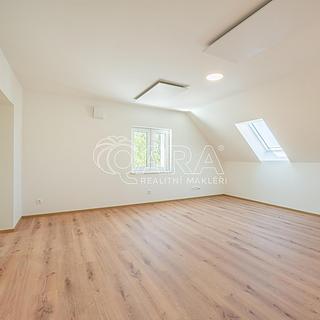 Pronájem bytu 1+kk, garsoniery 31 m&sup2; Buštěhrad