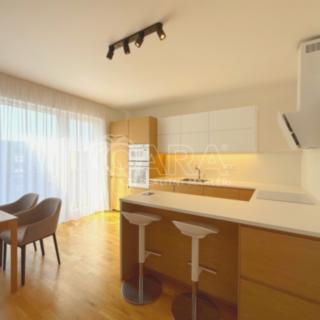 Pronájem bytu 3+kk 91 m² Praha