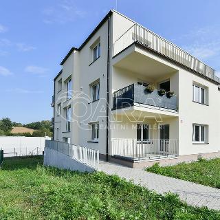 Prodej bytu 3+1 77 m² Benešov, Pod Karlovem