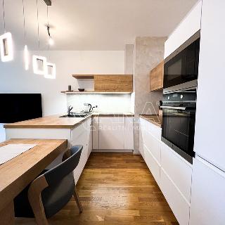 Pronájem bytu 2+kk 65 m² Praha, Waltariho