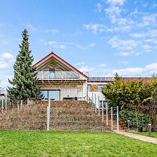 Pronájem vily 393 m&sup2; Roztoky