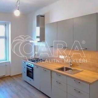 Pronájem bytu 2+1 74 m² Praha, Bělohorská