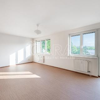 Pronájem bytu 1+kk a garsoniéry 42 m² Praha, Sulova