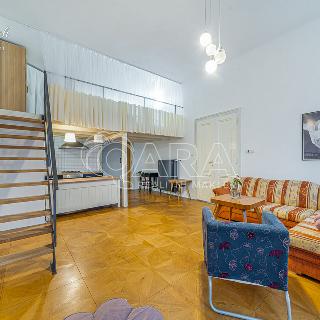 Prodej bytu 2+kk 125 m² Šternberk, Hlavní náměstí