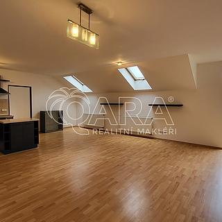 Pronájem bytu 2+kk 74 m&sup2; Milovice