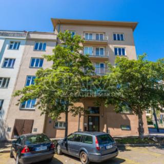 Pronájem bytu 2+1 77 m² Praha Vinohrady, Hollarovo náměstí