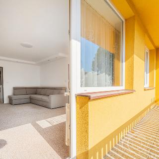 Prodej bytu 3+1 72 m² Velvary, Na Průhoně