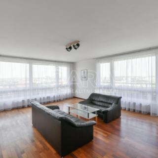 Pronájem bytu 4+1 123 m² Praha