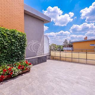 Prodej bytu 3+kk 76 m&sup2; Čelákovice