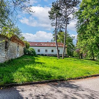 Prodej Ostatních komerčních prostor 4000 m&sup2; Velké Všelisy