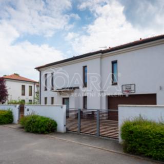 Prodej rodinného domu 285 m² Statenice, Zelená