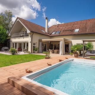 Prodej vily 540 m&sup2; Zeleneč