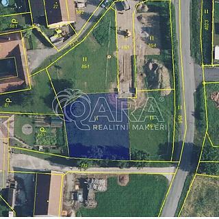 Prodej stavební parcely 856 m&sup2; Benátky