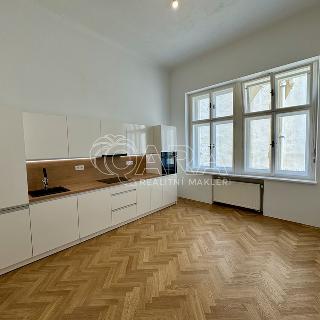 Pronájem bytu 3+1 125 m² Praha, Revoluční