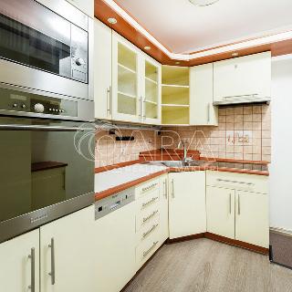 Prodej bytu 2+kk 44 m² Praha