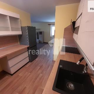 Pronájem bytu 2+1 55 m² Hronov, Dolská