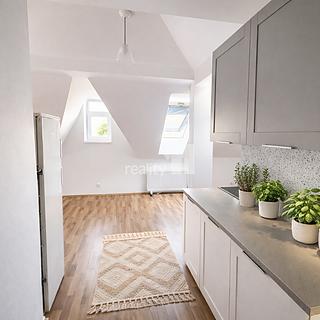 Pronájem bytu 3+kk 78 m&sup2; Praha