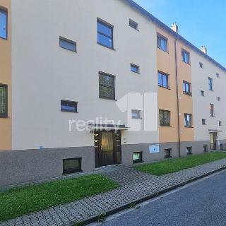 Pronájem bytu 2+1 55 m² Chvaletice, Československé armády