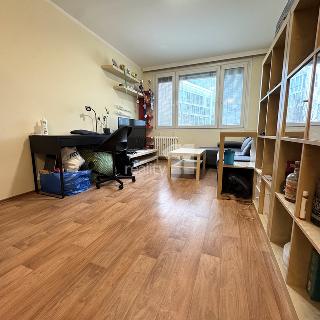 Pronájem bytu 2+kk 42 m² Praha, Hvězdova