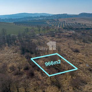 Prodej stavební parcely 966 m² Lešany, Břežany