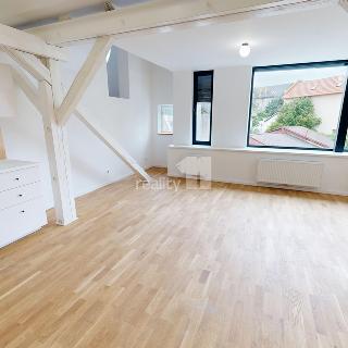 Pronájem bytu 2+kk 93 m² Pelhřimov, Tylova