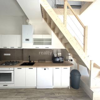 Pronájem bytu 3+kk 75 m² Karlovy Vary, Sokolovská