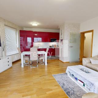 Prodej bytu 4+kk 100 m² Praha, Sazovická