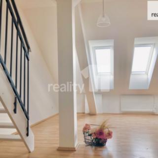 Pronájem bytu 3+kk 65 m² Praha