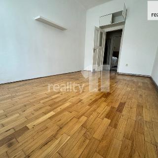 Pronájem bytu 1+1 40 m² Praha