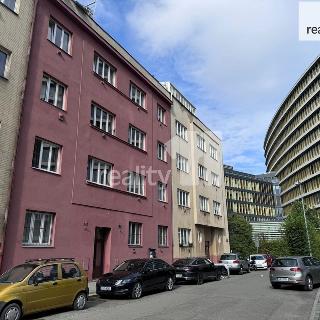 Prodej bytu 1+kk a garsoniéry 34 m² Praha, Doudlebská