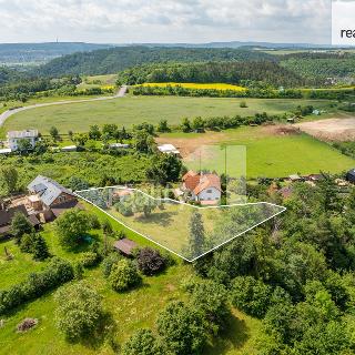 Prodej stavební parcely 1 550 m² Praha, Na dražkách