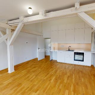 Pronájem bytu 1+kk a garsoniéry 37 m² Pelhřimov, Tylova