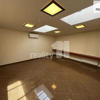 Pronájem kanceláře 27 m² Karlovy Vary, Chebská