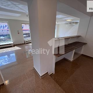 Pronájem obchodu 57 m² Karlovy Vary, Dvory