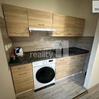 Pronájem bytu 1+kk a garsoniéry 26 m² Česká Lípa, Kozákova