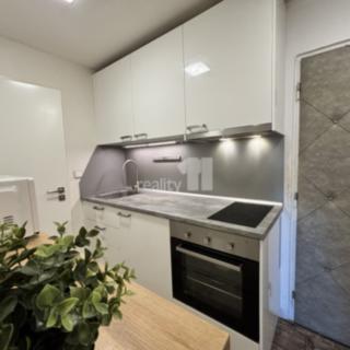 Pronájem bytu 2+kk 34 m² Praha, Tajovského