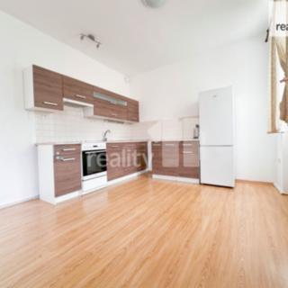 Pronájem bytu 2+kk 45 m² Hulín
