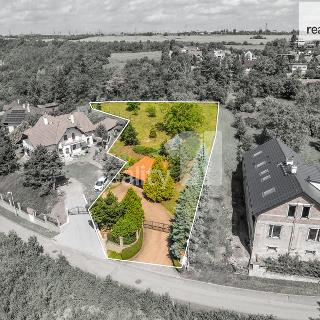 Prodej stavební parcely 1 550 m² Praha, Na dražkách