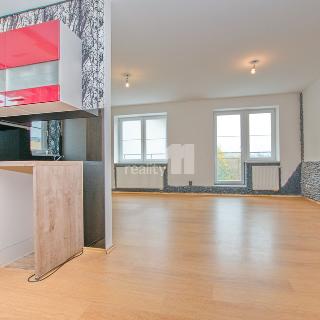 Pronájem bytu 2+kk 69 m² Liberec, Nádvorní