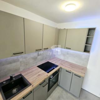 Pronájem bytu 2+kk 43 m² Praha