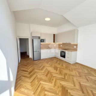 Pronájem bytu 3+kk 82 m² Praha
