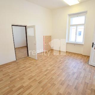 Pronájem kanceláře 47 m² Ledeč nad Sázavou, Husovo náměstí