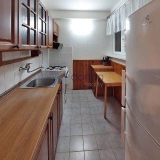 Pronájem bytu 3+1 56 m² Praha, Hlavní