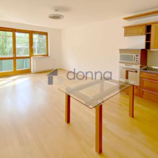 Pronájem bytu 2+kk 64 m² Praha