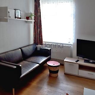 Pronájem bytu 2+kk 44 m² Praha, Komunardů