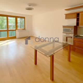 Pronájem bytu 2+kk 64 m² Praha
