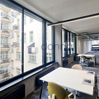 Pronájem kanceláře 326 m² Praha