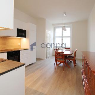 Pronájem bytu 3+1 108 m² Praha, 