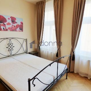 Pronájem bytu 2+kk 42 m² Praha